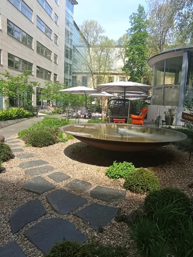 Designed Apartment Next To Vaclav Square With Terrace And Private Garage Prag Eksteriør billede