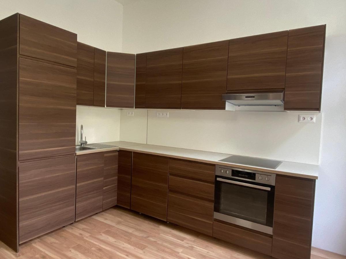 Designed Apartment Next To Vaclav Square With Terrace And Private Garage Prag Eksteriør billede
