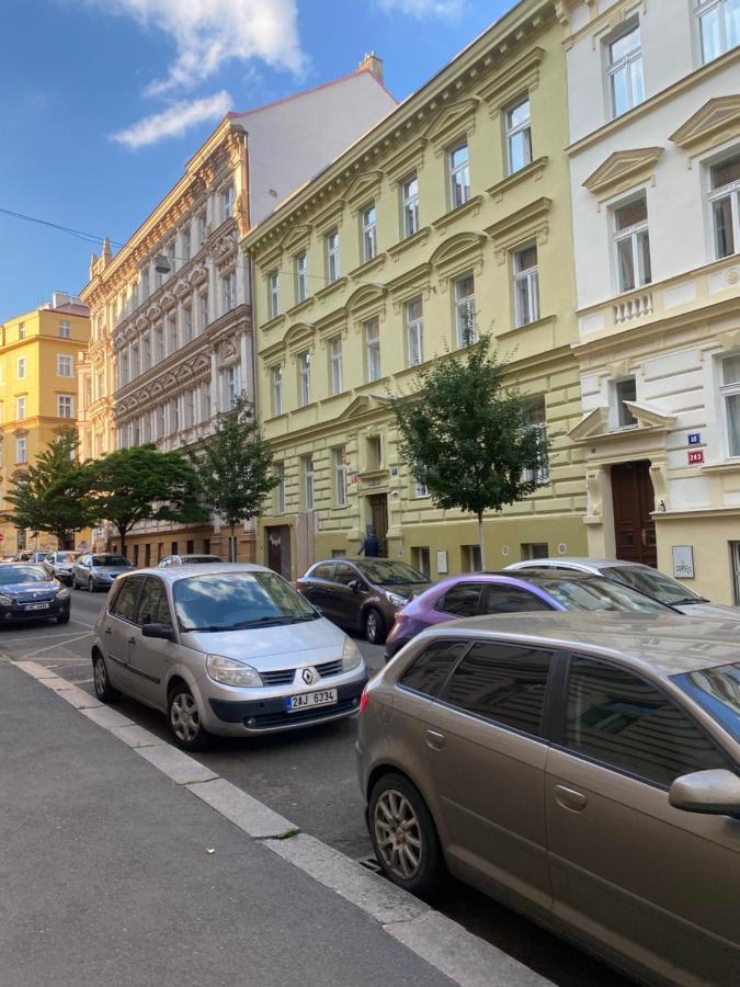 Designed Apartment Next To Vaclav Square With Terrace And Private Garage Prag Eksteriør billede