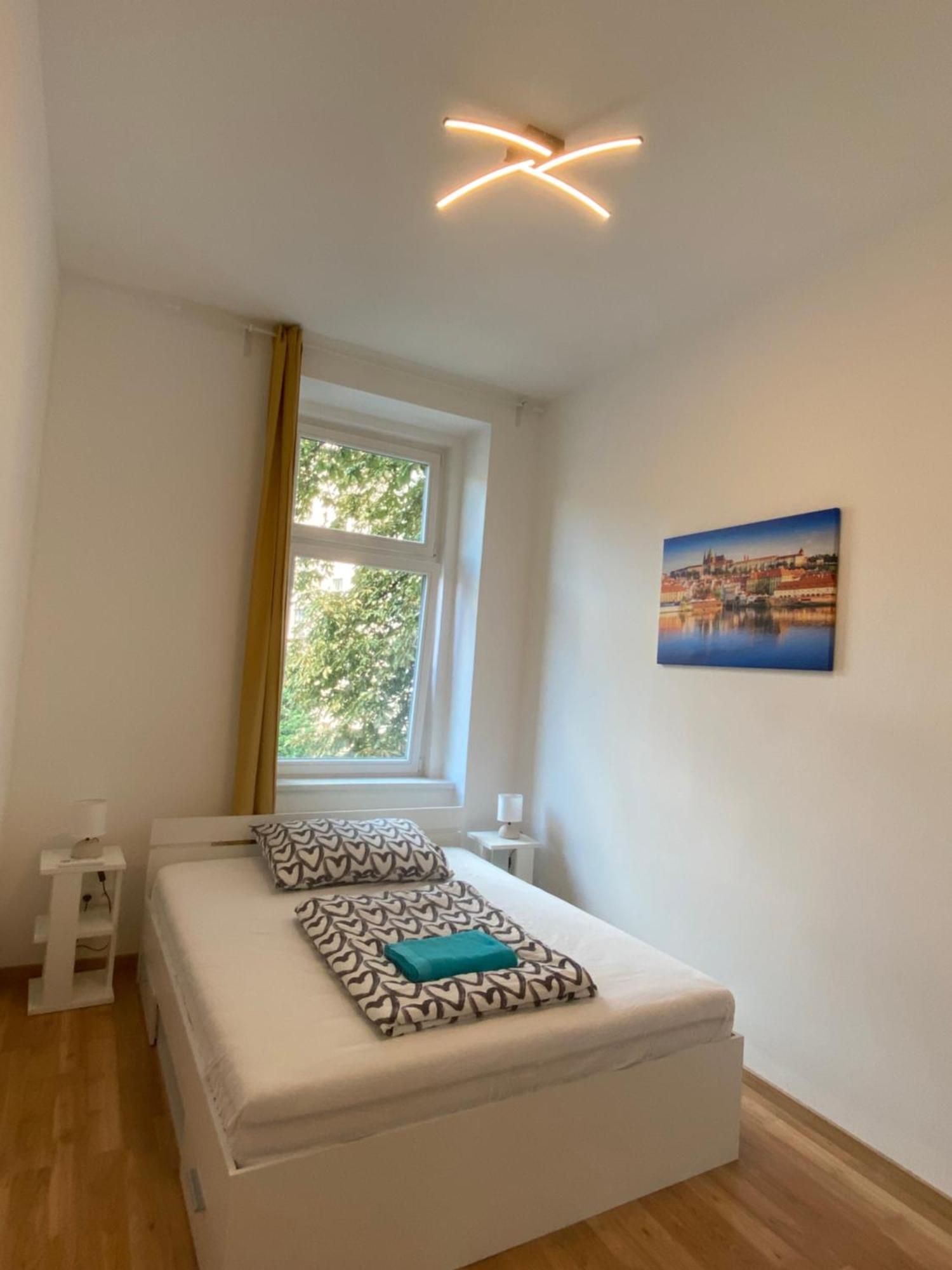 Designed Apartment Next To Vaclav Square With Terrace And Private Garage Prag Eksteriør billede